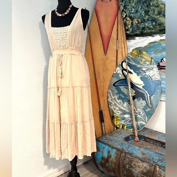 Baeverly,Gorgeous Lined,Cream,TwirlAble Dress,Faux Embellis’d Drawstring,Size M - Picture 6 of 9